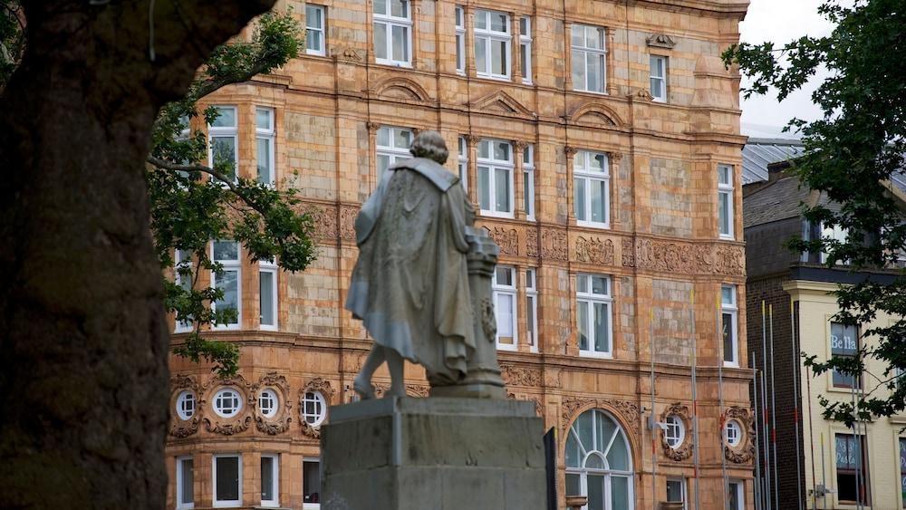 Victory House Leicester Square Лондон Экстерьер фото